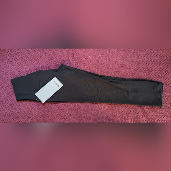 NEW Lululemon Black Align HR Crop 21" Leggings - Picture 4 of 4